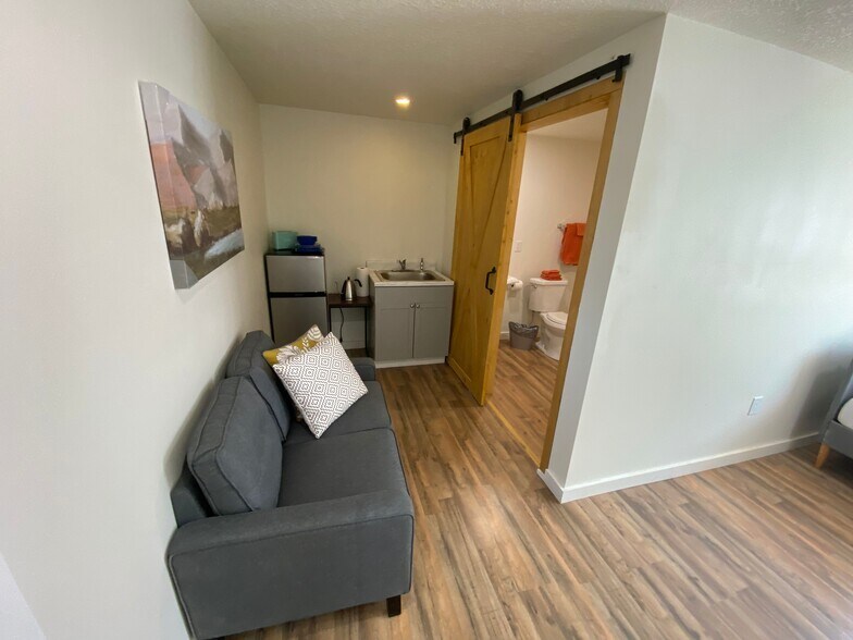 More Photos Of 8705 E 63rd Trafficway, Kansas City Apartments For Sale