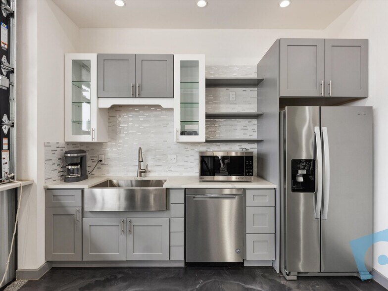 More Photos Of 4451 Dale Earnhardt Way, Northlake Light Distribution For Lease
