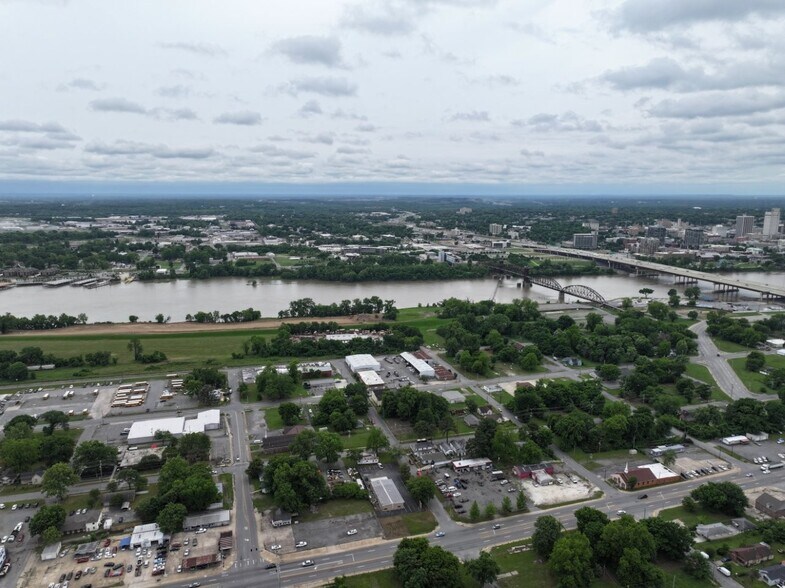 More Photos Of 208 Beech St, North Little Rock Office For Sale