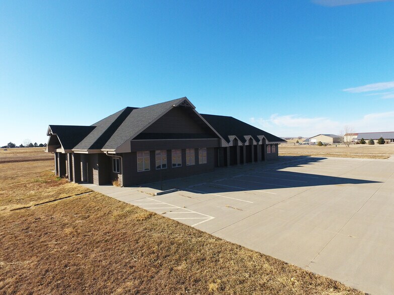 More Photos Of 202 Diamond Springs Trl, Ogallala Medical For Sale