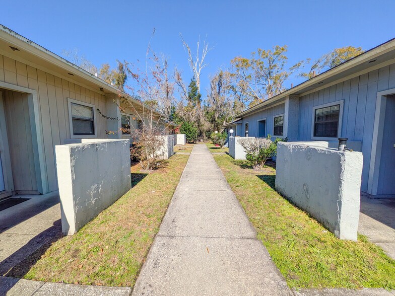 More Photos Of 7619 Indian Lakes Dr and 5126 Ricker Rd, Jacksonville Apartments For Sale