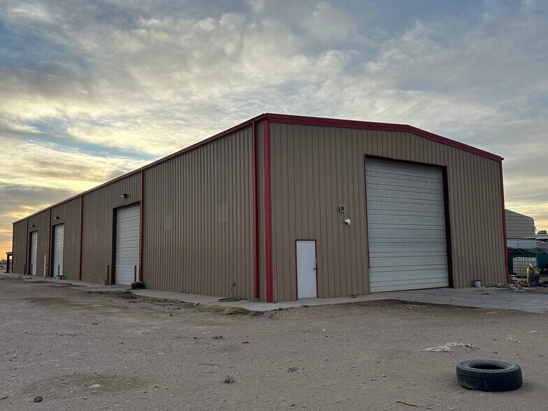 More Photos Of 3460 S Fulton Ave, Odessa Warehouse For Lease