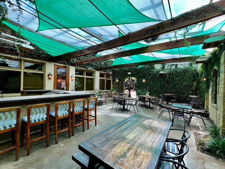 More Photos Of 117 Walnut St, Hattiesburg Restaurant For Sale