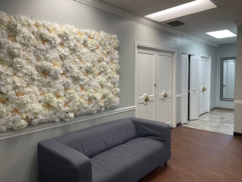 More Photos Of 6000 Stevenson Ave, Alexandria Office For Lease