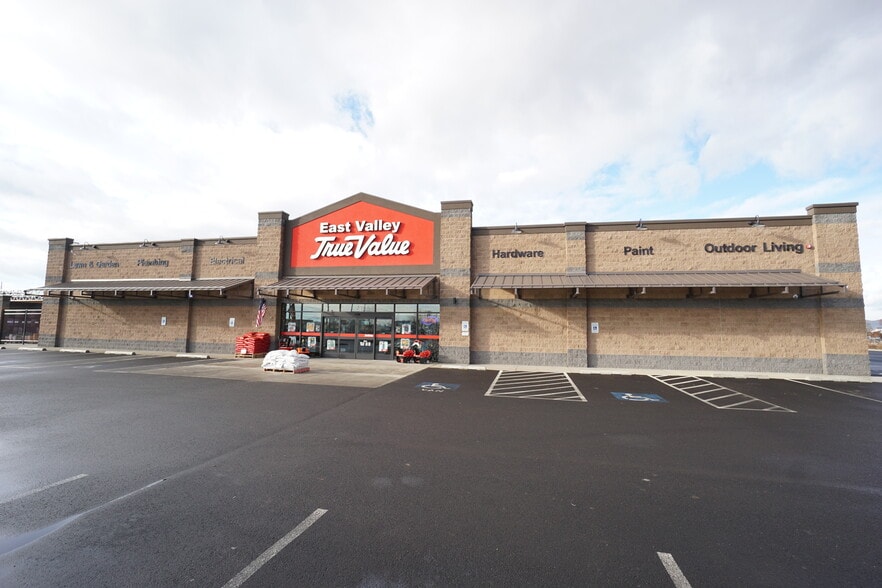 More Photos Of 104 Butterfield Rd, Yakima General Retail For Sale