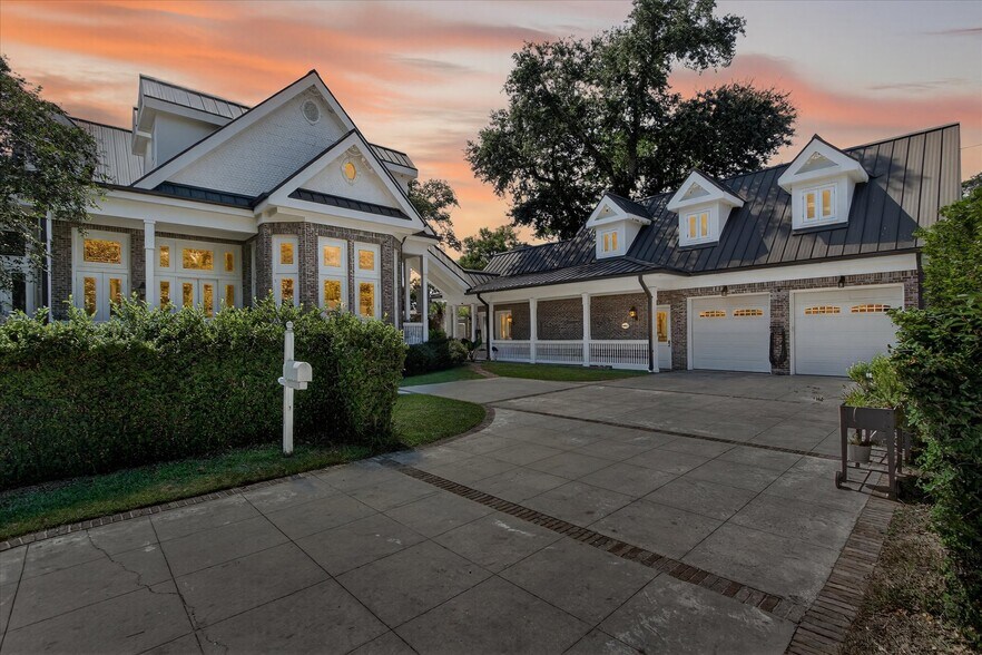 More Photos Of 1611 Glenn Swetman St, Biloxi Specialty For Sale