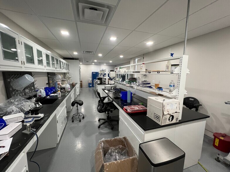 More Photos Of 373-374 E 1750 N, Vineyard Warehouse For Lease