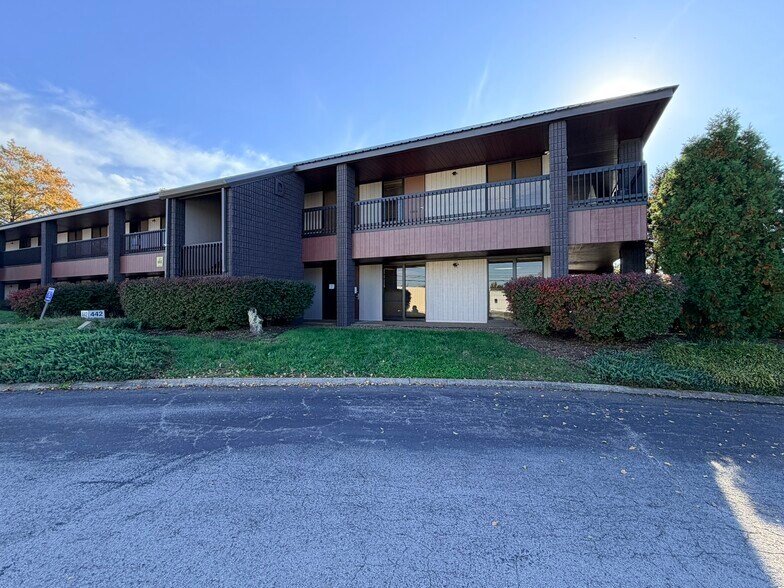 Primary Photo Of 442 Metroplex Dr, Nashville Office For Sale