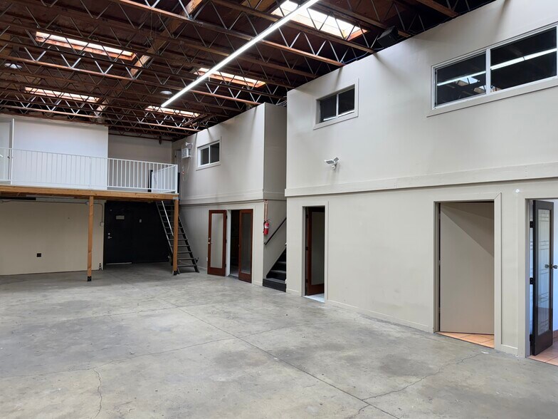 More Photos Of 3814 W 139th St, Hawthorne Warehouse For Lease