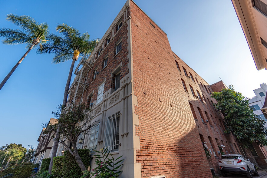 More Photos Of 621 S Dunsmuir Ave, Los Angeles Apartments For Sale
