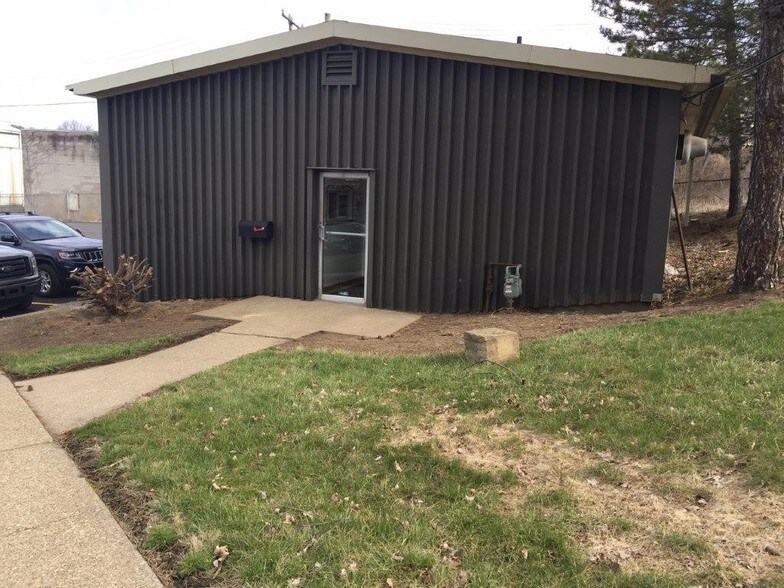 More Photos Of 175 Plumpton Ave, Washington Office For Lease