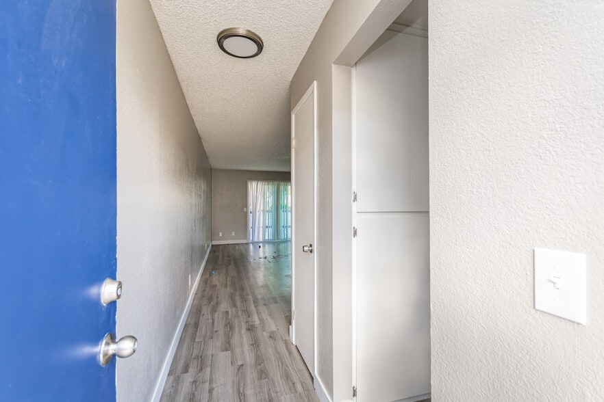 More Photos Of 7259 S Land Park Dr, Sacramento Apartments For Sale
