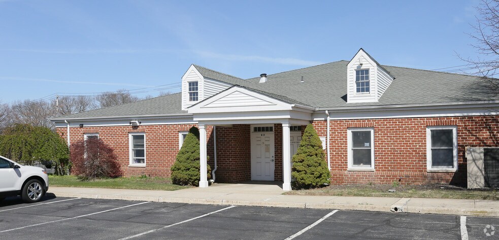 More Photos Of 1149 Old Country Rd, Riverhead Medical For Lease