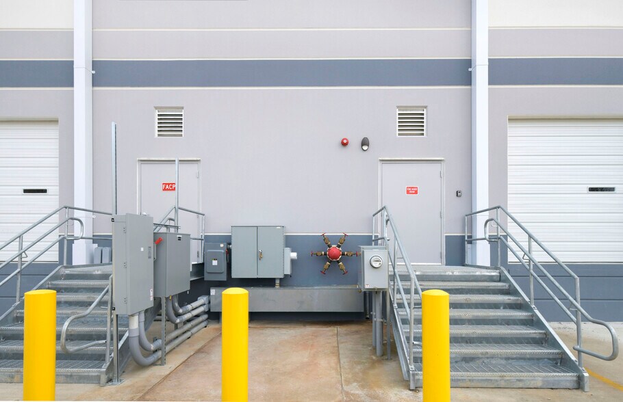 More Photos Of 8748 Mount Holly Rd, Charlotte Distribution For Lease