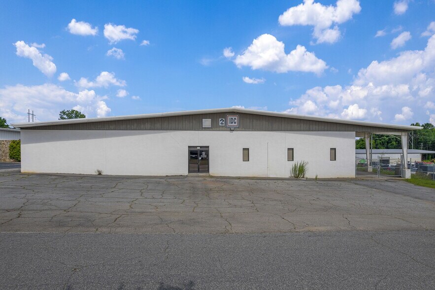 Primary Photo Of 117 Southwest Dr, Spartanburg Service For Sale