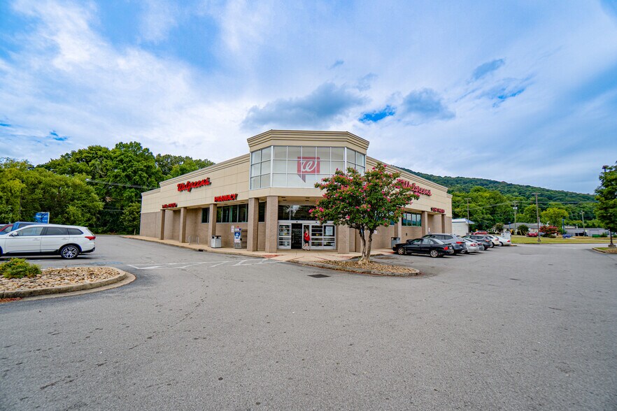 More Photos Of 3550 Broad St, Chattanooga Drugstore For Sale