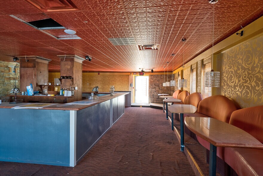 More Photos Of 369 N Palm Canyon Dr, Palm Springs Restaurant For Lease