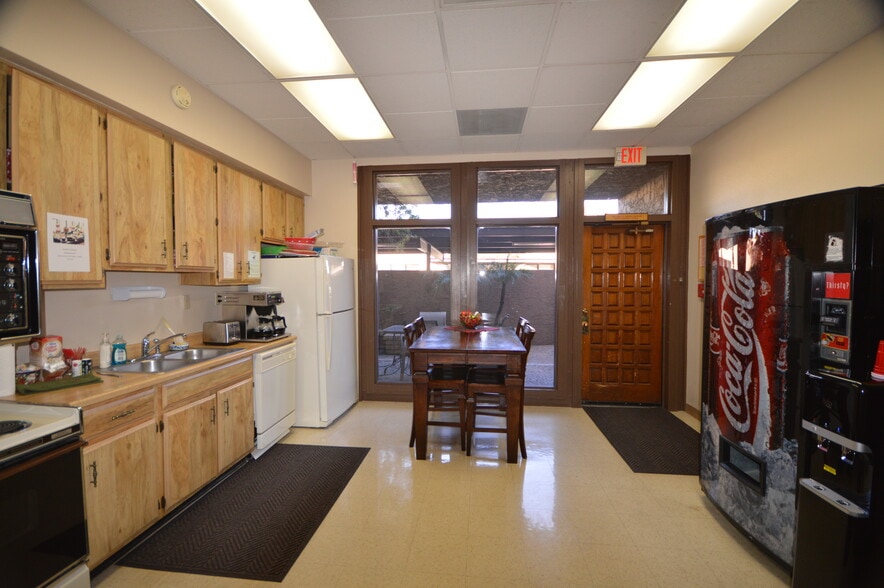 More Photos Of 8433 N Black Canyon Fwy, Phoenix Office For Lease