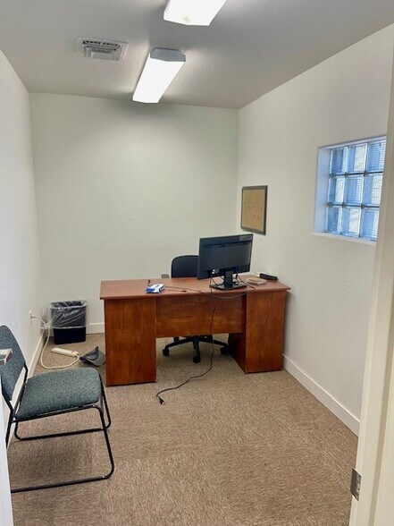 More Photos Of 1407 McCulloch Blvd N, Lake Havasu City Storefront Retail Office For Sale