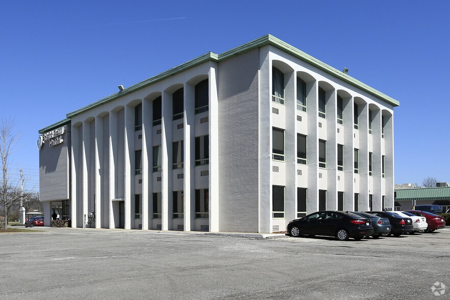 More Photos Of 6315 Pearl Rd, Parma Heights Medical For Lease