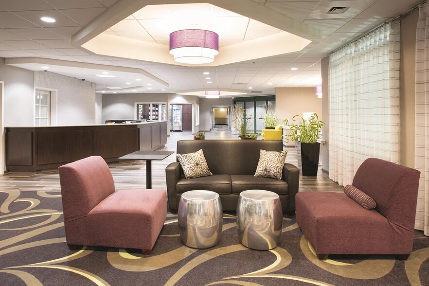 More Photos Of 9009 E Arapahoe Rd, Greenwood Village Hotel For Sale