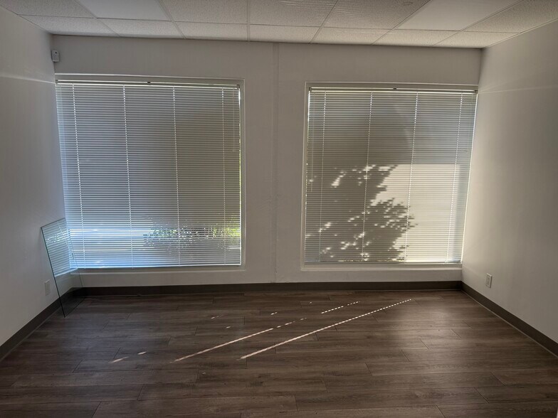 More Photos Of 8929 Oso Ave, Chatsworth Manufacturing For Lease