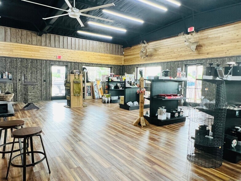 More Photos Of 401 E Central Ave, Comanche Storefront For Sale
