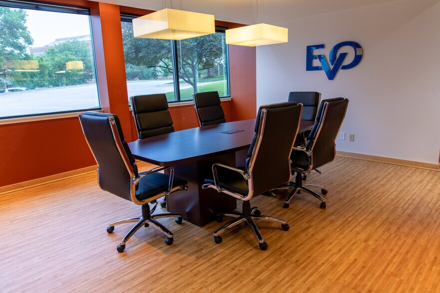 More Photos Of 11820-11830 Nicholas St, Omaha Office For Lease