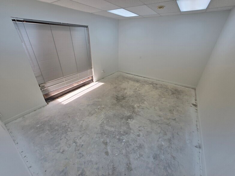 More Photos Of 7800 W Oakland Park Blvd, Sunrise Medical For Sale