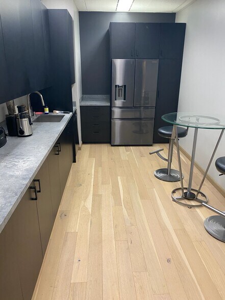 More Photos Of 301 E Colorado Blvd, Pasadena Office For Lease