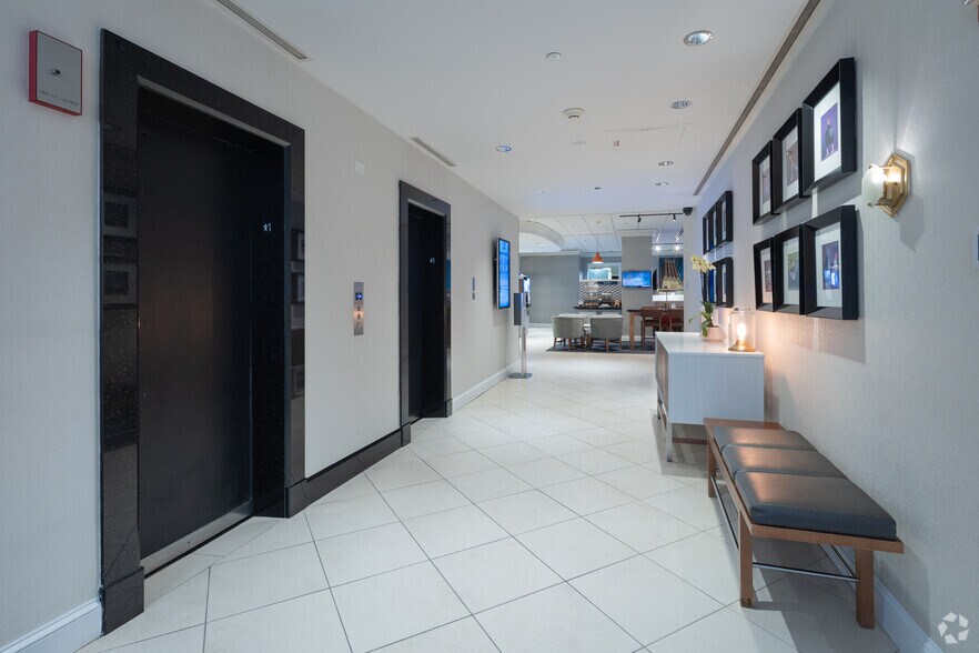 More Photos Of 640 N Wabash Ave, Chicago Hotel For Sale