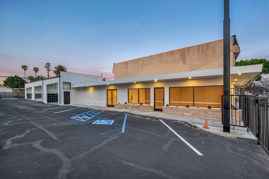 More Photos Of 17733 Chatsworth St, Granada Hills Auto Repair For Lease