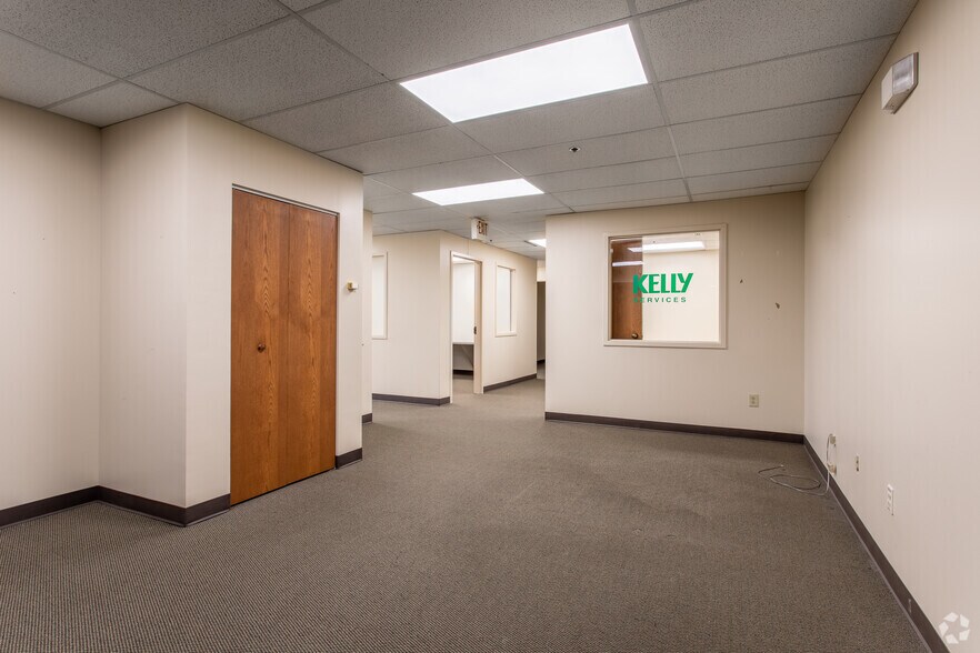 More Photos Of 3055 Kettering Blvd, Kettering Unknown For Lease