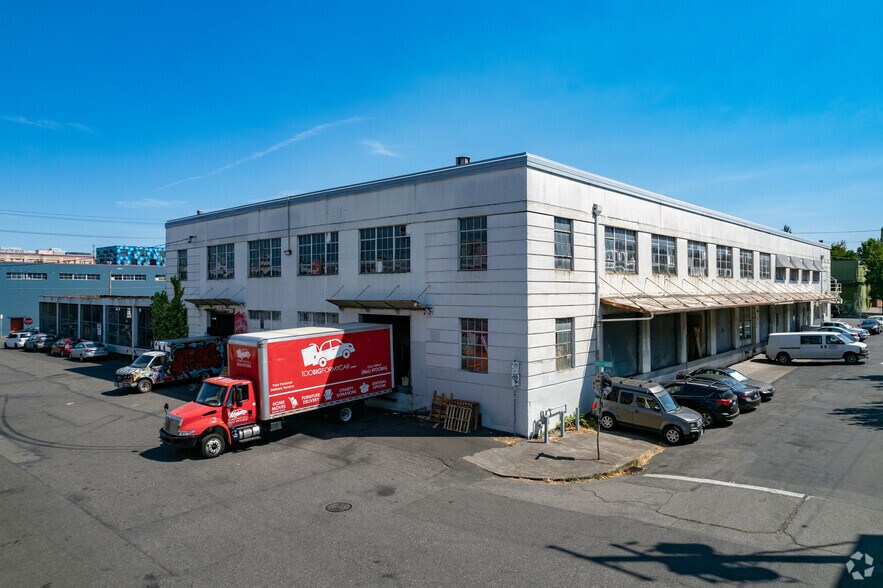 More Photos Of 239 SE Salmon St, Portland Warehouse For Lease