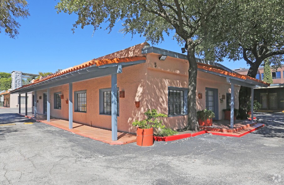 More Photos Of 3617 Broadway, San Antonio Coworking Space