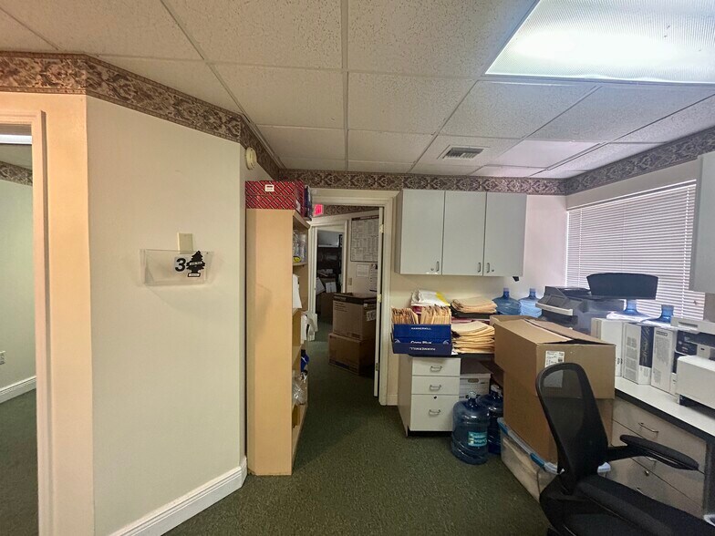 More Photos Of 5939 Virginia, New Port Richey Medical For Sale
