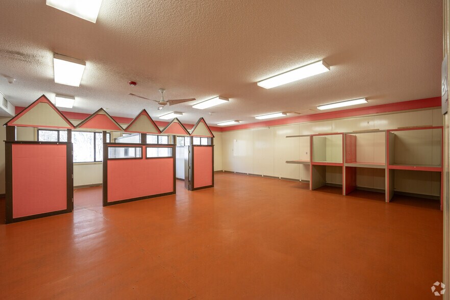 More Photos Of 9330 Nesbit Ferry Rd, Alpharetta Daycare Center For Sale