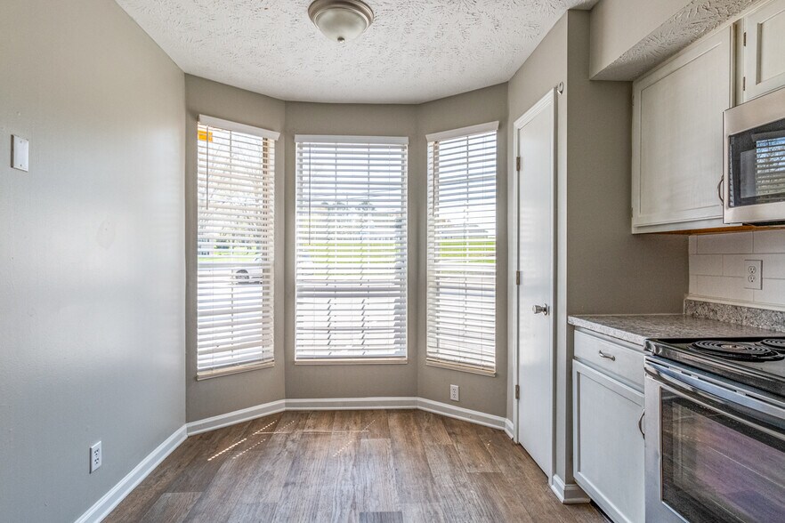 More Photos Of 291 Dunbar Cave Rd, Clarksville Multifamily For Sale