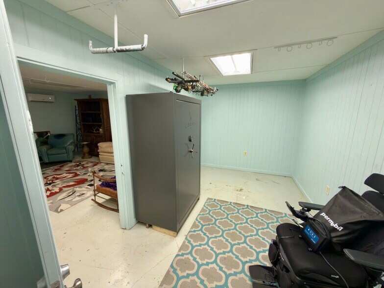 More Photos Of 2952 Westfield Rd, Gulf Breeze Industrial For Sale