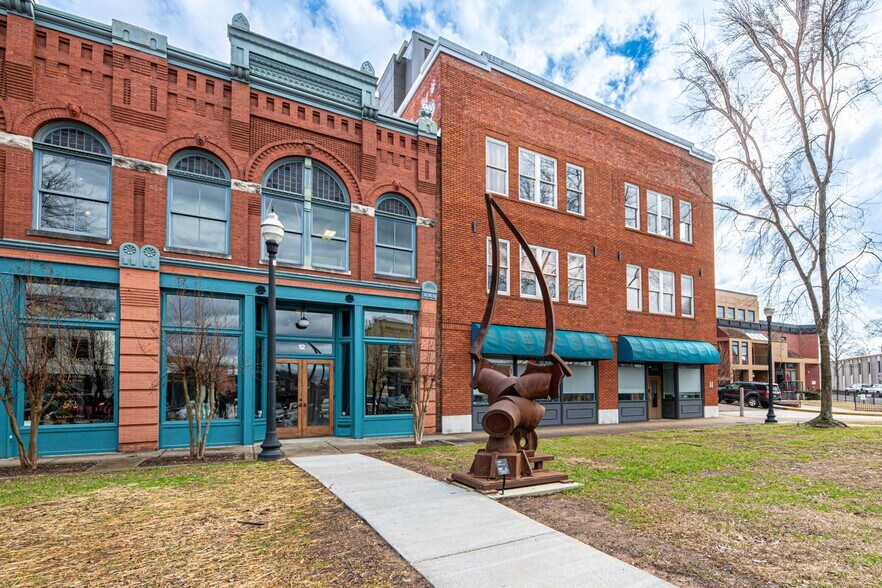 More Photos Of 16 Emory Pl, Knoxville Office Residential For Sale