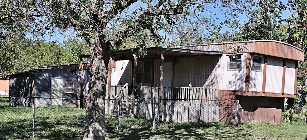 More Photos Of 2106 County Road 58, Rosharon Manufactured Housing Mobile Home Park For Sale