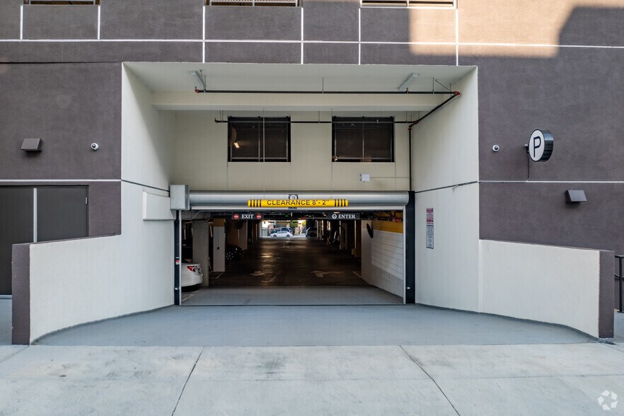 More Photos Of 3170 W Olympic Blvd, Los Angeles Apartments For Lease