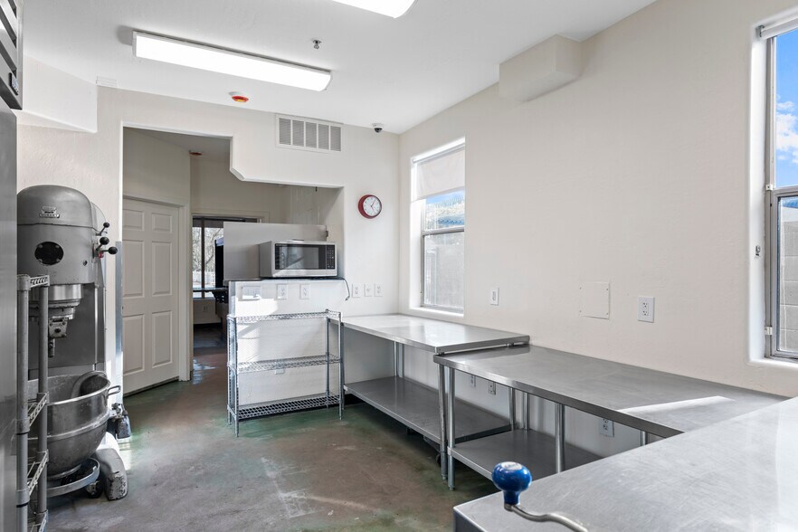 More Photos Of 610 E Roosevelt St, Phoenix Storefront Retail Residential For Sale