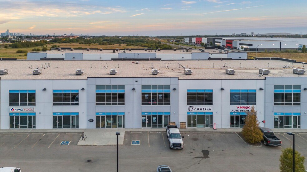 More Photos Of 14177 162 Av NW, Edmonton Showroom For Lease