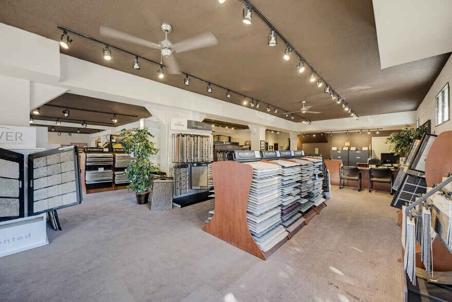 More Photos Of 5019 48 Av, Delta Storefront Retail Office For Sale