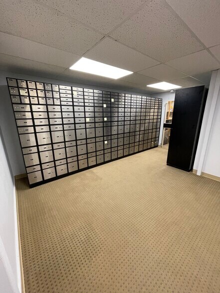 More Photos Of 208 Elm St, New Canaan General Retail For Lease