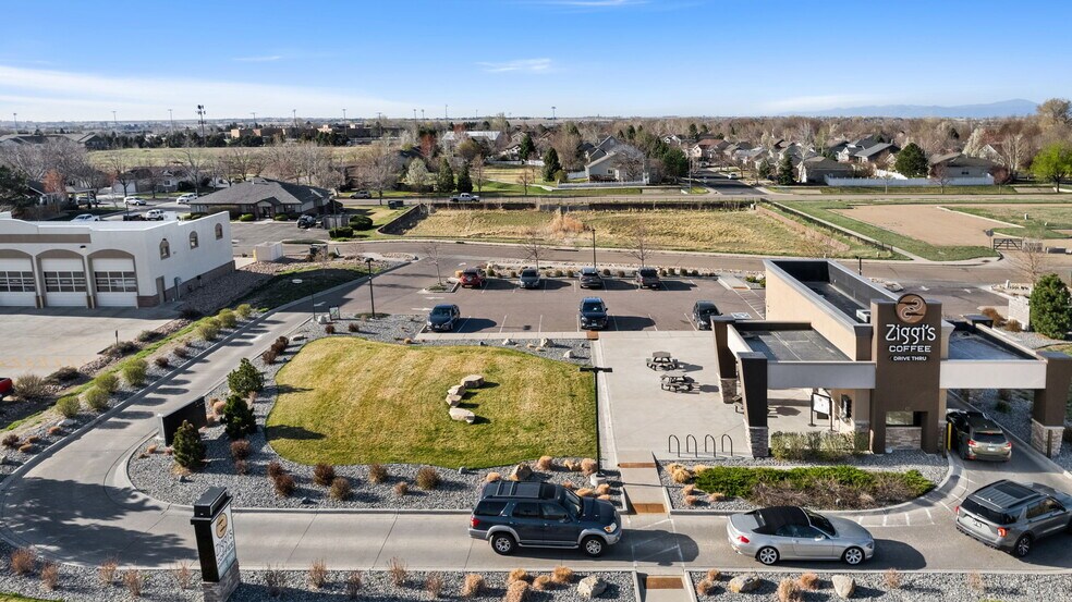 More Photos Of 1011 Mountain Ave, Berthoud Freestanding For Sale