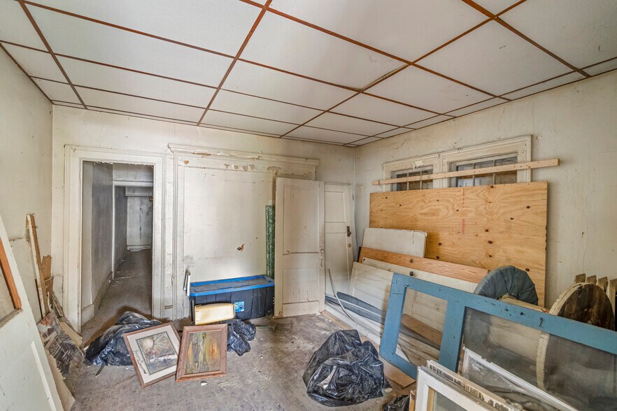 More Photos Of 93 Walnut St, Binghamton Apartments For Sale