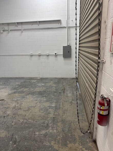 More Photos Of 1590 Foothill Dr, Boulder City Light Distribution For Sale