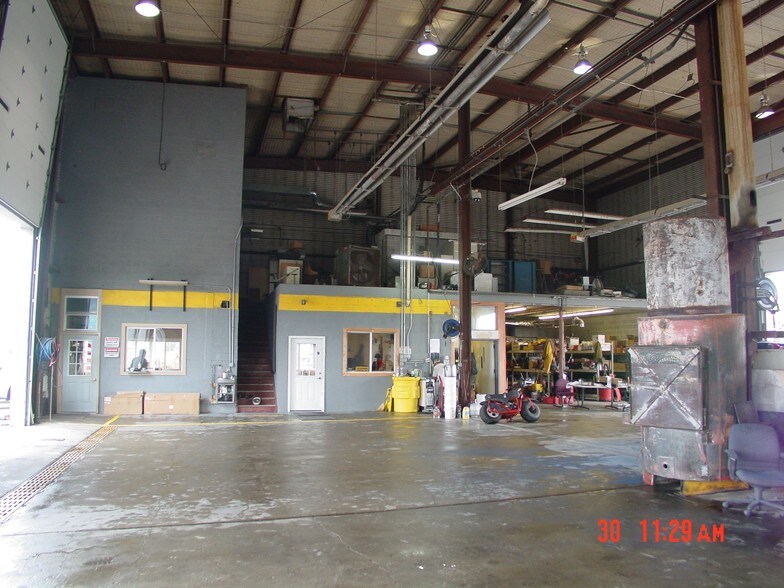 More Photos Of 210 E 159th St, Harvey Manufacturing For Sale